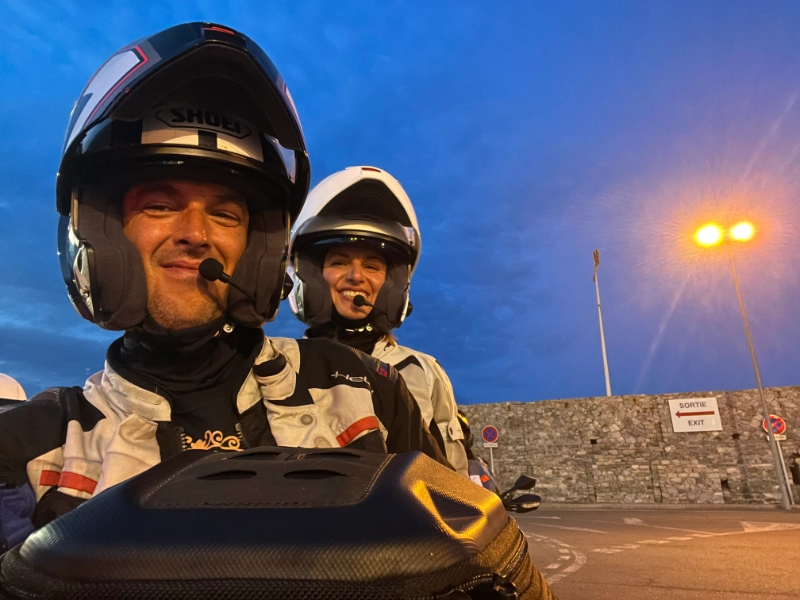 Wie buchst du hochwertige Motorradreisen nach Korsika?